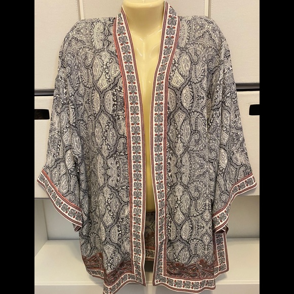 Max Studio Tops - NWT MAX STUDIO Paisley Patterned Kimono